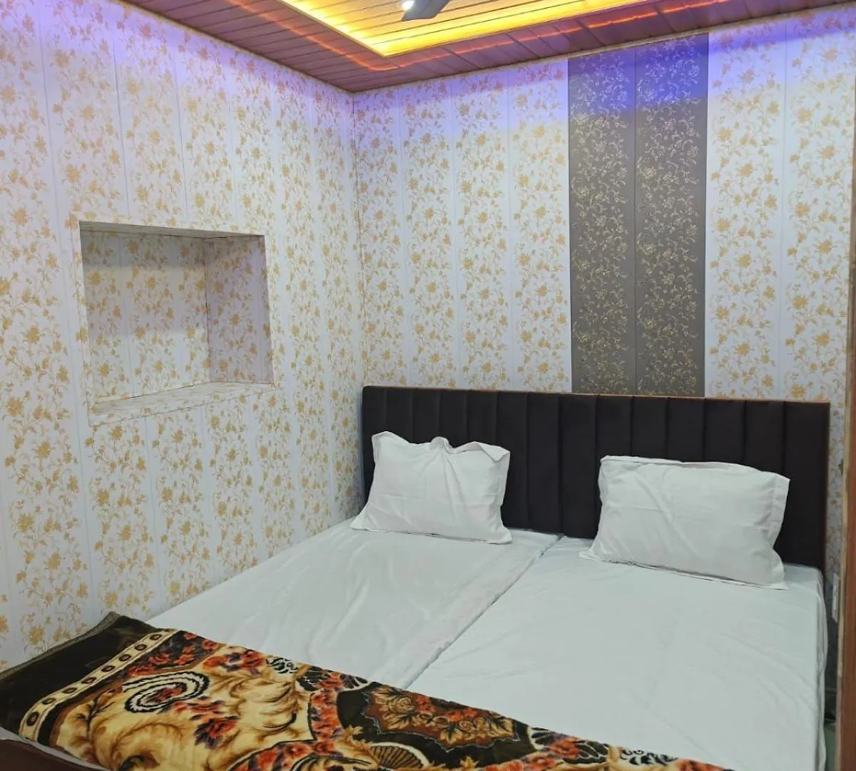 Aparajita Paying Guest House فاراناسي