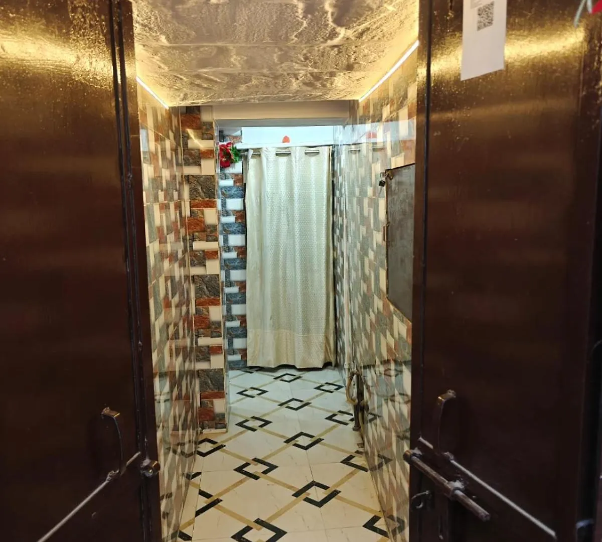 Aparajita Paying Guest House فاراناسي الهند