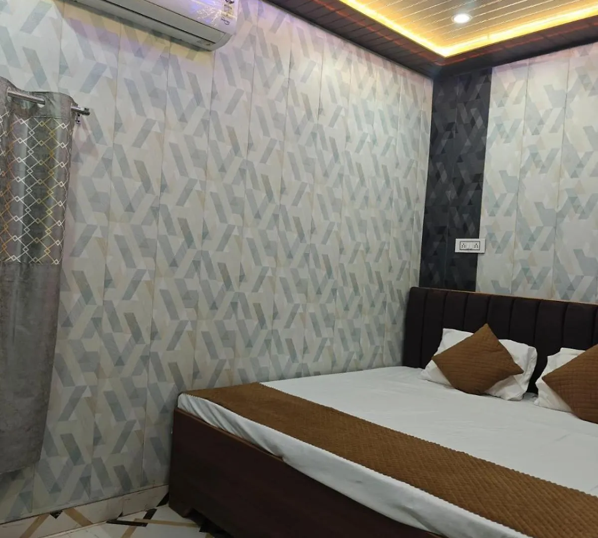 Aparajita Paying Guest House فاراناسي